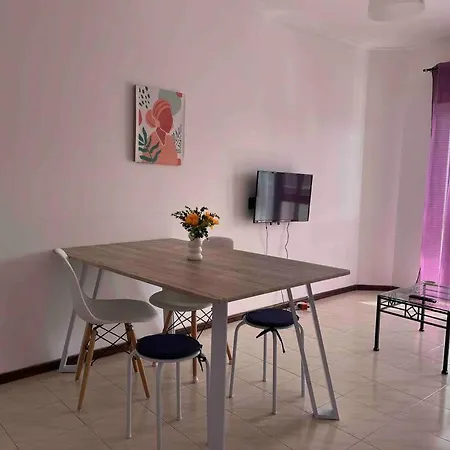 Cozy 2 Bedroom In Olhão *
